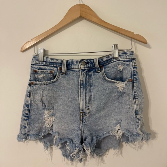 Abercrombie & Fitch Pants - Abercrombie & Fitch The Mom Short High Rise